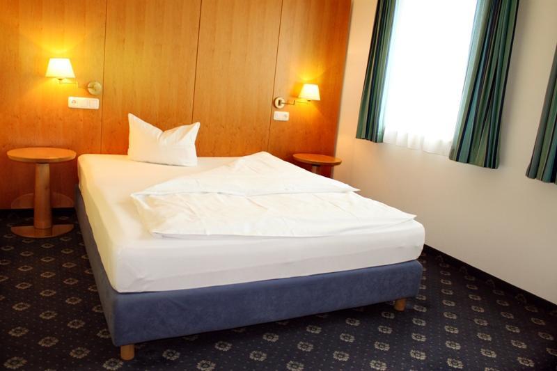 Hotel Servus Europa Suben Kültér fotó